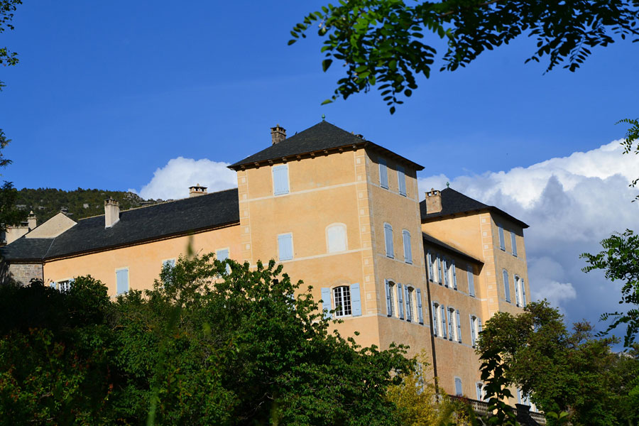 Chateau de Mostuéjouls Sud Aveyron Midi Pyrénées 