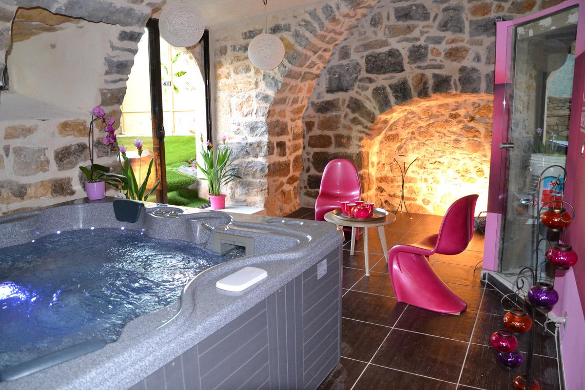 chambre avec spa hammam, gîte avec spa hammam sous voûte en pierres